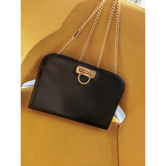 SOLD Salvatore Ferragamo Leather Shoulder Bag - Picture 3 of 10